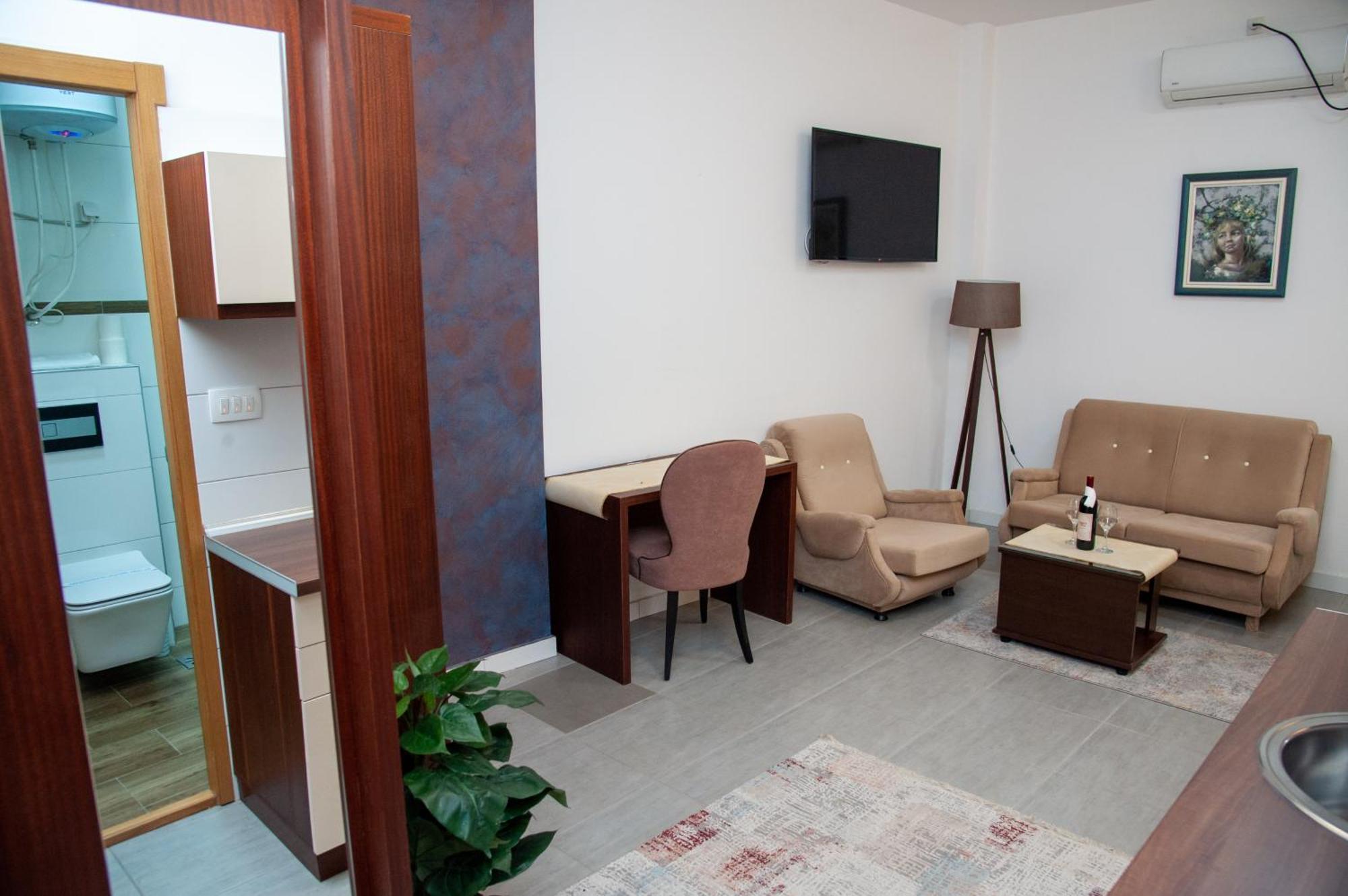 Hotel North City Mitrovica Bagian luar foto